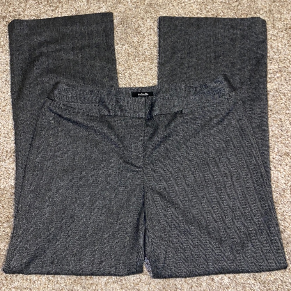 Rafaella size 12. 31 inch inseam 17 inch waist.
